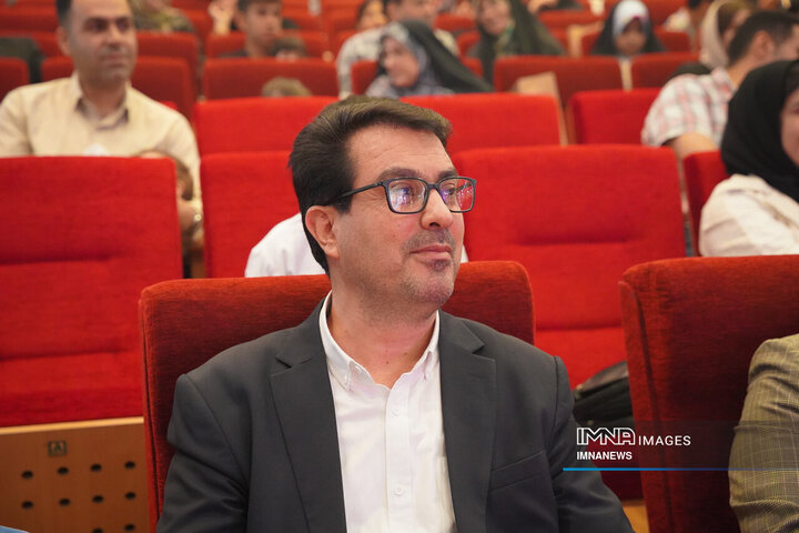 مراسم تجلیل از کارکنان مزدوج و صاحب فرزند شده شهرداری اصفهان در سال 1403