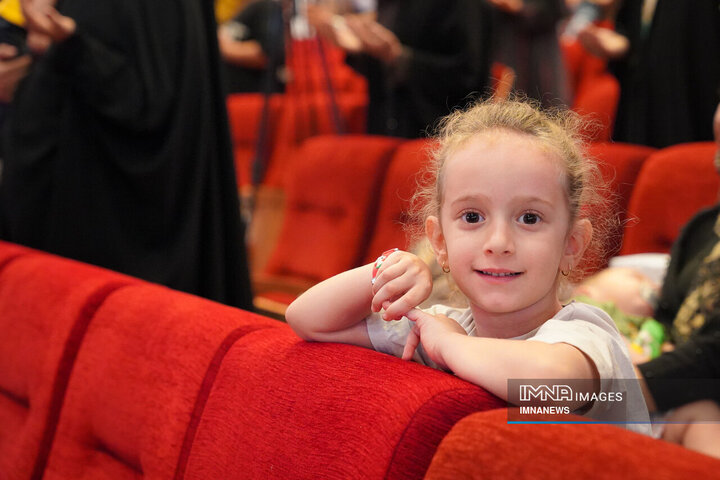 مراسم تجلیل از کارکنان مزدوج و صاحب فرزند شده شهرداری اصفهان در سال 1403