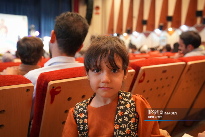 مراسم تجلیل از کارکنان مزدوج و صاحب فرزند شده شهرداری اصفهان در سال 1403