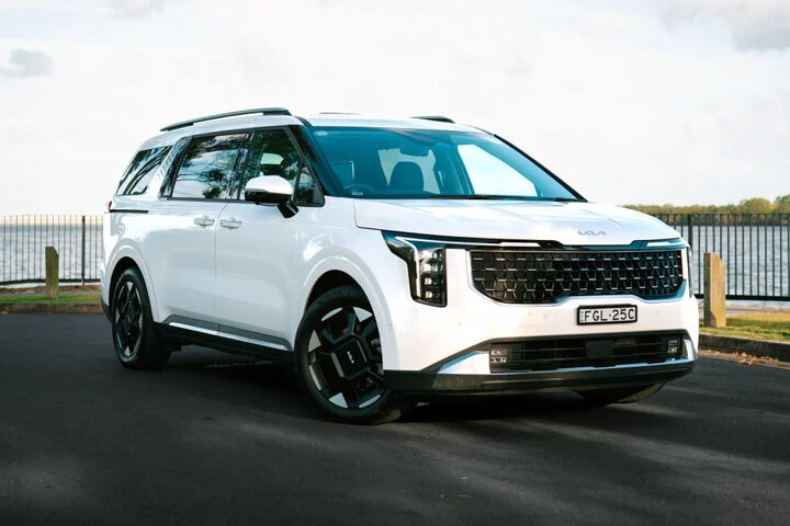 خودروی کیا کارنیوال GT-Line مدل 2025 چه مشخصاتی دارد؟