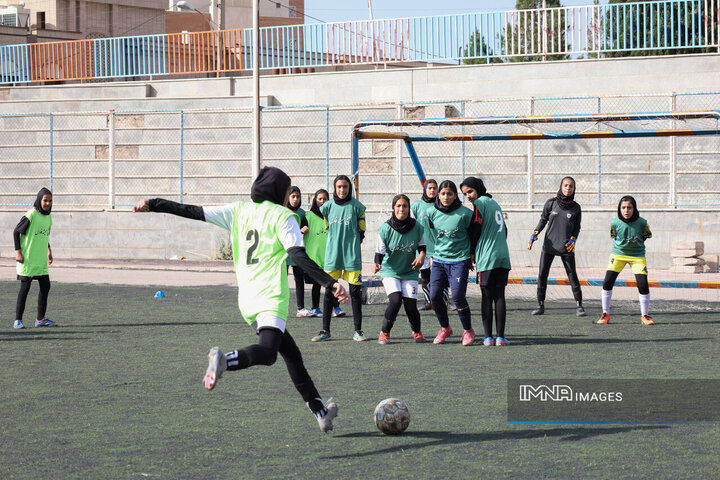 خیز بلند کرمان برای فتح قله‌های فوتبال بانوان