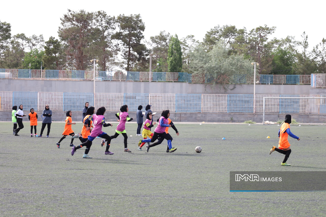 خیز بلند کرمان برای فتح قله‌های فوتبال بانوان