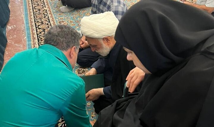 رئیس دستگاه قضا در حرم رضوی پای حرف دل مردم نشست