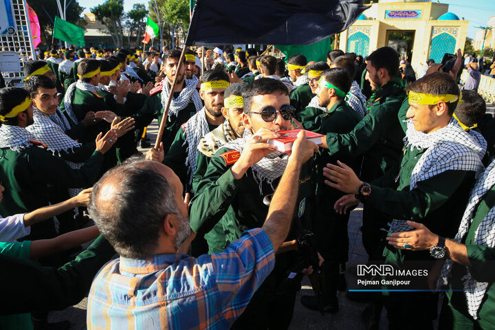 آیین بدرقه کاروان دو امدادی «عاشقان حسینی، زائران خمینی»