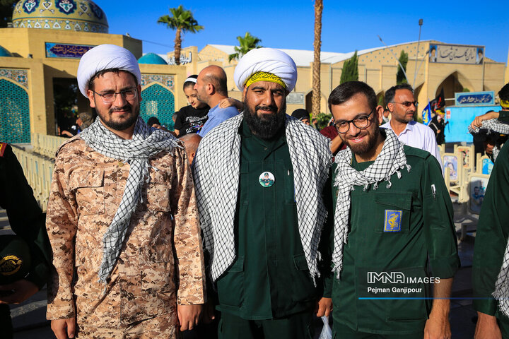 آیین بدرقه کاروان دو امدادی «عاشقان حسینی، زائران خمینی»