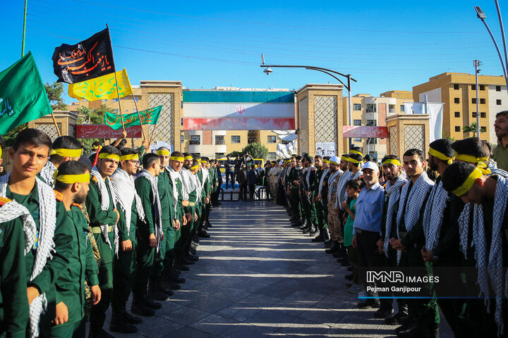 آیین بدرقه کاروان دو امدادی «عاشقان حسینی، زائران خمینی»