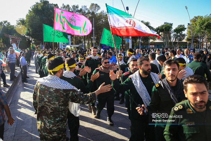 آیین بدرقه کاروان دو امدادی «عاشقان حسینی، زائران خمینی»