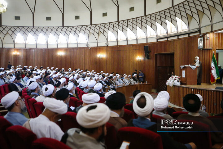 اولین اجلاسیه سراسری ایمان و‌ امید امام خمینی(ره) در اندیشه‌ امام خامنه ای