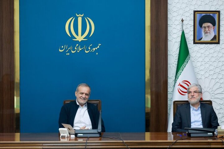 پزشکیان: دانشگاه‌ها به حل مشکل آب در کشور کمک کنند