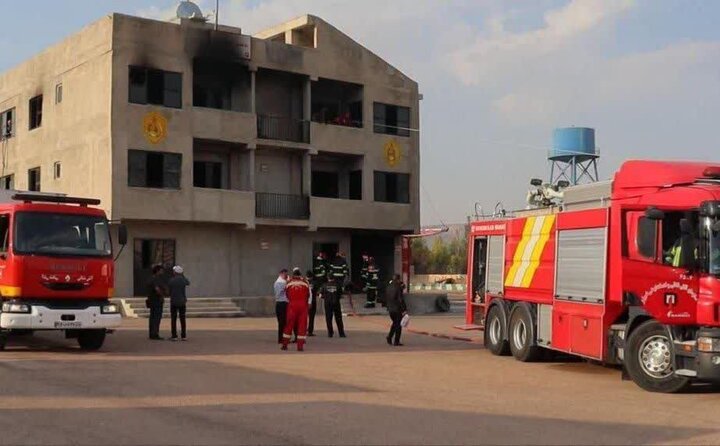 بسیج تمامی امکانات آتش‌نشانی یزد برای اطفای حریق کارخانه کارتن‌سازی