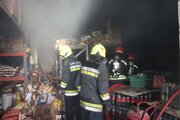 مصدومیت یک نفر در پی وقوع حریق در بازار بزرگ شاهین شهر