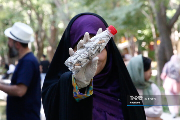 پویش جمع‌آوری ته‌سیگار از خیابان چهارباغ عباسی