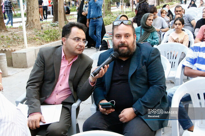 پویش جمع‌آوری ته‌سیگار از خیابان چهارباغ عباسی