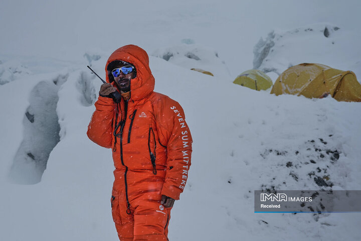 صعود به بام جهان