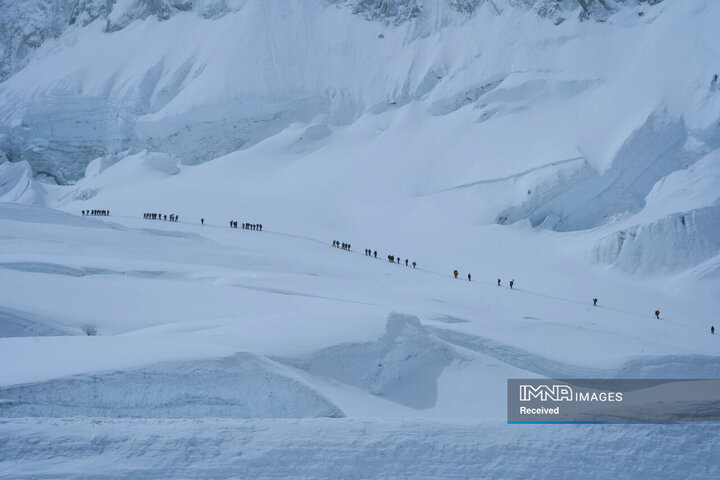 صعود به بام جهان