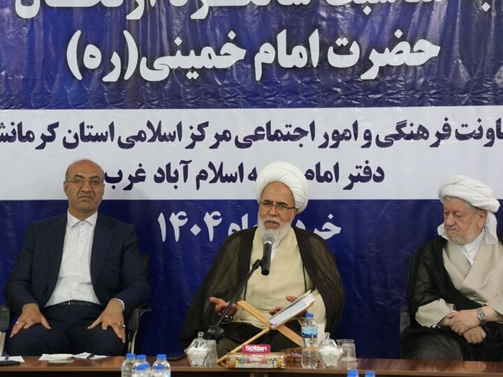 ائمه جمعه ستون‌های وحدت، آرامش و امید در جامعه هستند