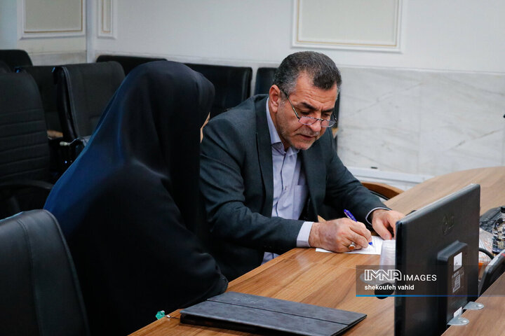 ملاقات مردمی استاندار اصفهان