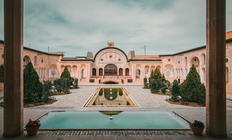 خانههایی که حتی گَرد روی طاقچههاشان ارزشمندند