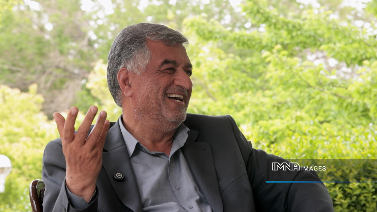 درخواستی که منجر به کشف تخلف مدیر منطقه شد/ وقتی پسر عضو شورا مجبور به استعفا شد!