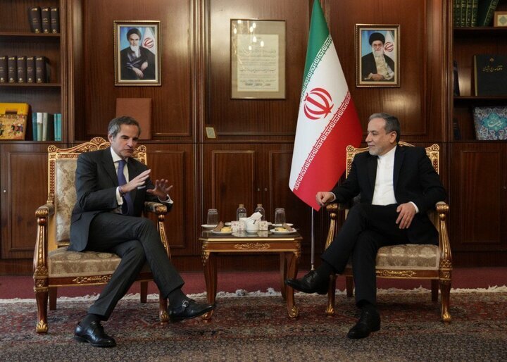 Iran’s Foreign Minister Warns IAEA Chief Against Politicization Ahead of Board Meeting