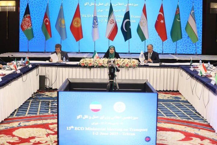 اجلاس اکو؛ فرصتی برای توسعه کریدورهای حمل و نقلی و رونق تجارت منطقه‌ای