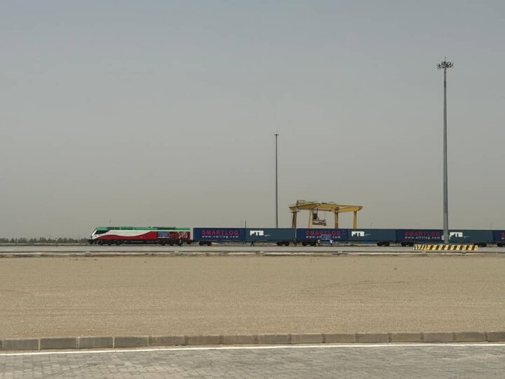 حرکت قطار اکو از مبدا بندر آپرین