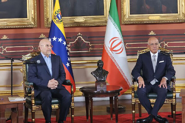 اعطای نشان «سمت درست تاریخ» از سوی قالیباف به رئیس مجلس نمایندگان ونزوئلا