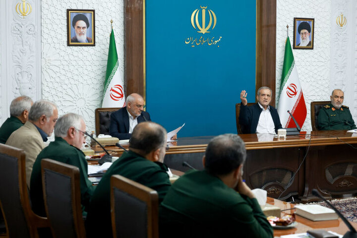 بررسی «الگوی مدیریت محله‌محور» با حضور پزشکیان و سردار سلامی