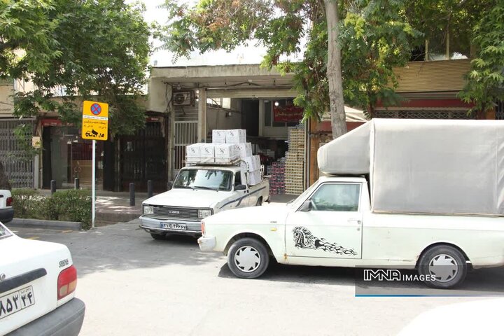 ایجاد باراندازهای حاشیه معابر برای هویت‌بخشی به ناوگان بار درون شهری اصفهان