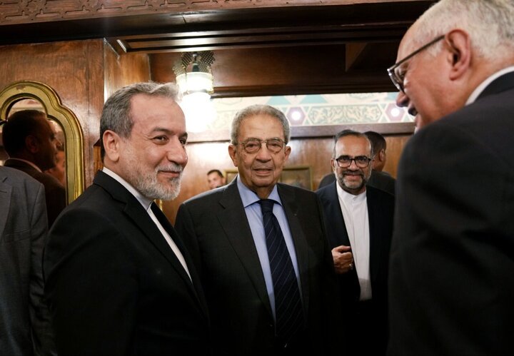 عراقچی با برخی شخصیت ها و نخبگان مصر دیدار و گفت‌وگو کرد