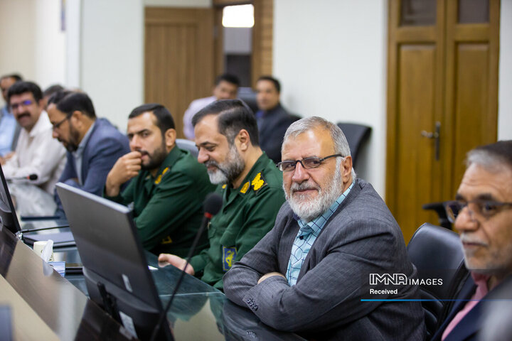 جلسه هم‌اندیشی کنگره بزرگداشت سرداران و شهدای منطقه ۳ اصفهان