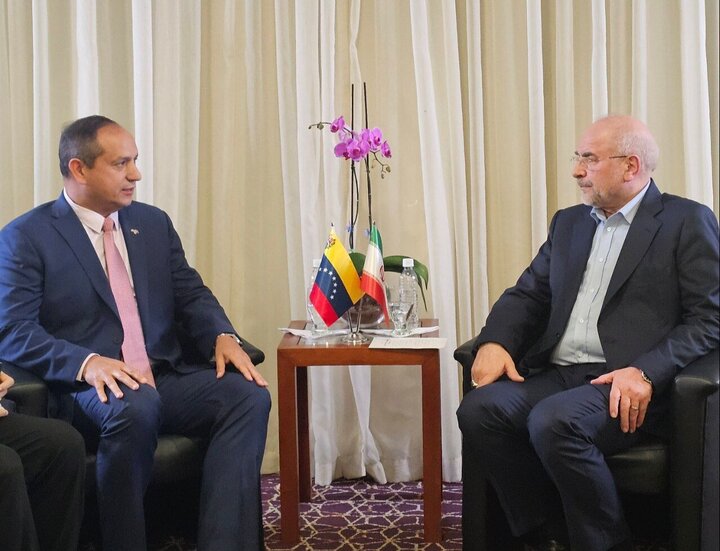 تاکید ایران و ونزوئلا بر رفع موانع توسعه روابط تجاری و اقتصادی 