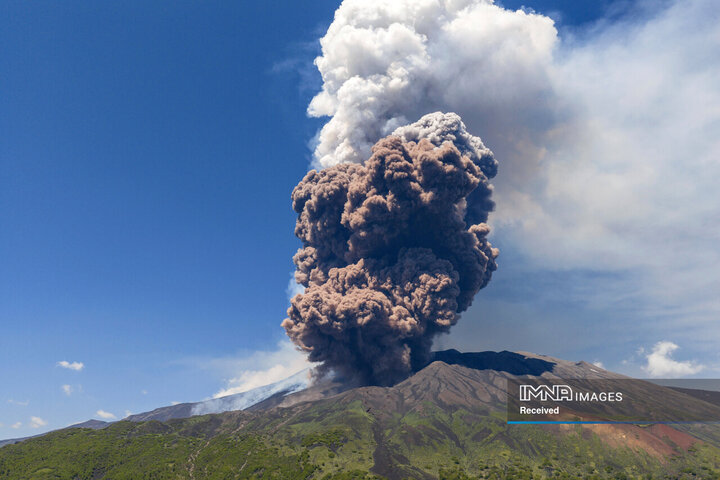 فوران آتشفشان در سیسیل ایتالیا