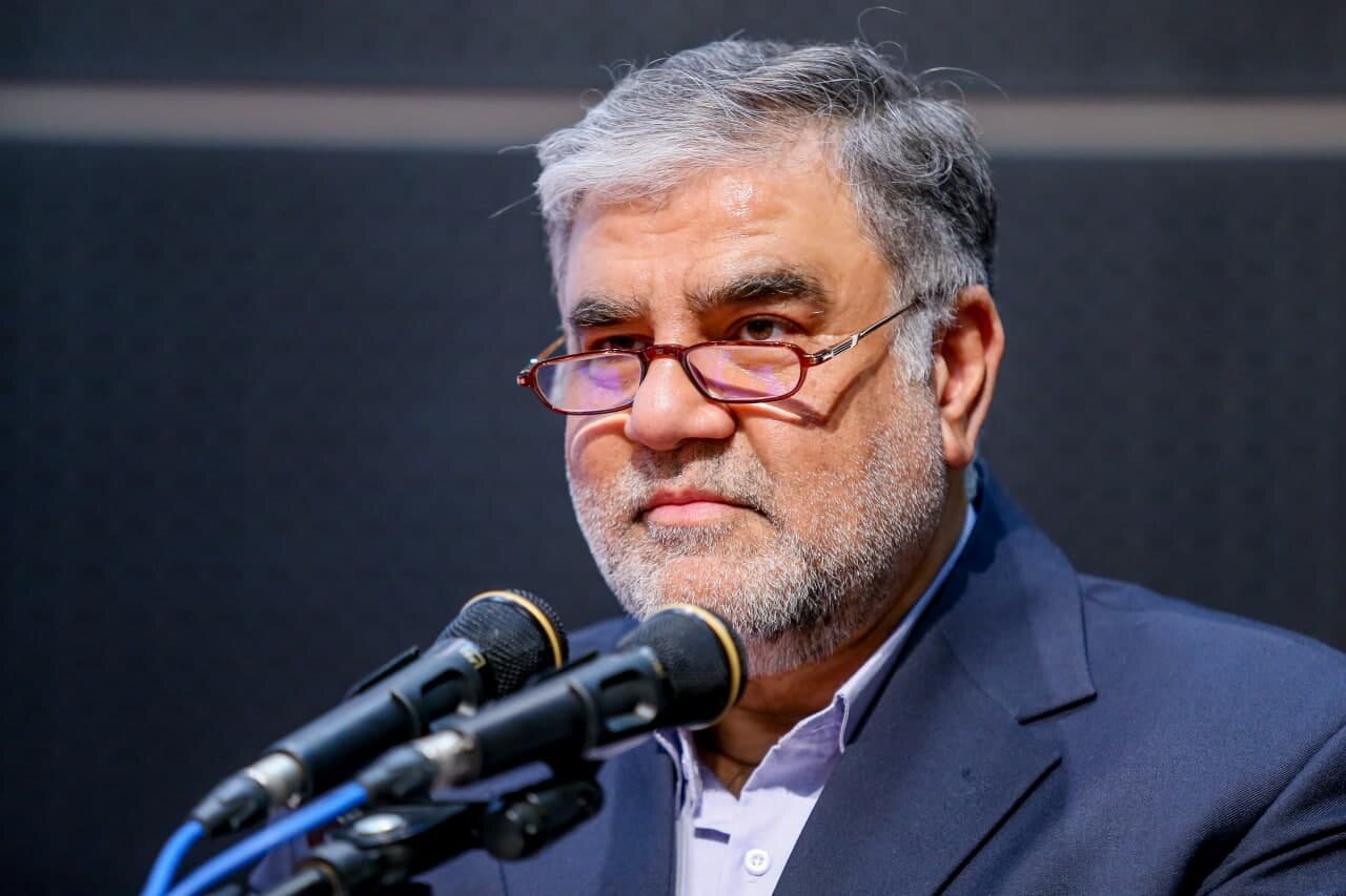 توزیع بسته‌های فرهنگی و اقلام سیاه‌پوشانی میان مساجد سطح شهر 1