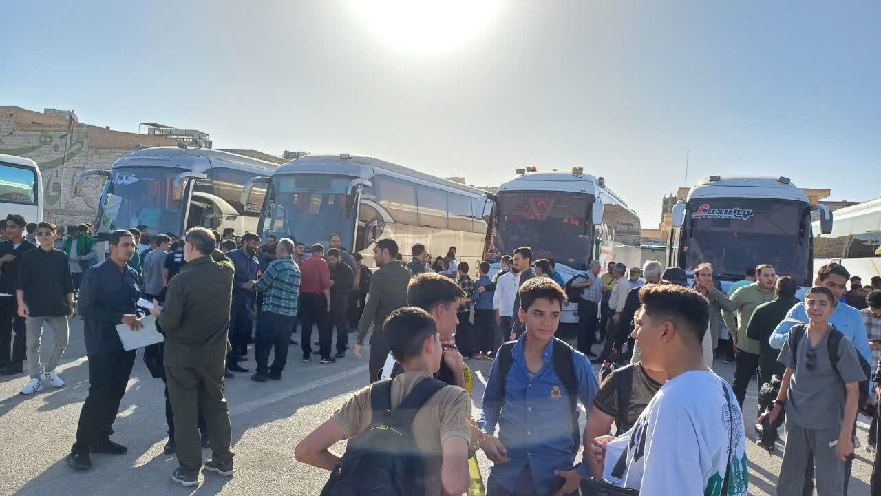 زائران یزدی با ۱۳۹ اتوبوس به مرقد امام خمینی(ره) اعزام شدند