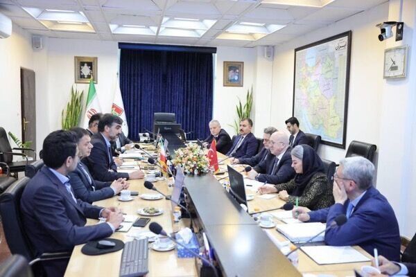 افزایش سطح مبادلات تجاری و حمل‌ونقل بین‌المللی ایران و ترکیه با رفع مشکلات مرزی
