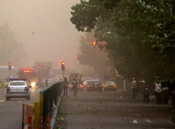 طوفان مدارس منطقه سیستان را به تعطیلی کشاند