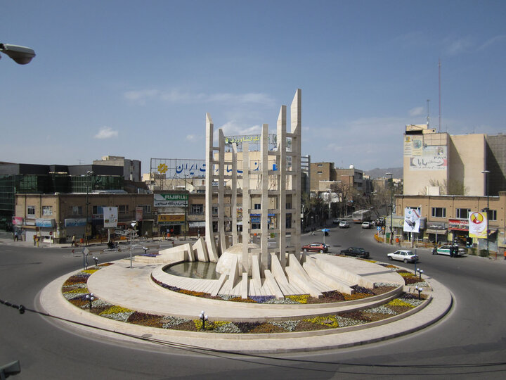 میدان انقلاب زنجان به پیاده راه گردشگری تبدیل می‌شود