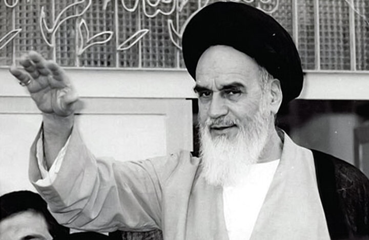 امام خمینی (ره) بنیان استکبار و استبداد را در هم شکست