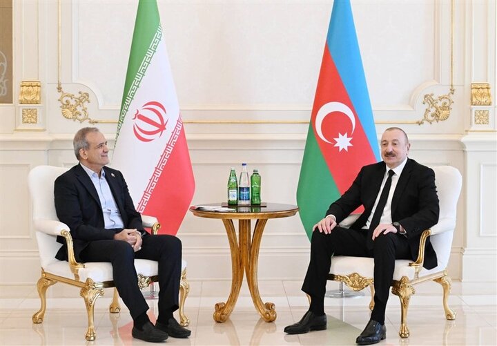 تاکید رؤسای جمهور ایران و آذربایجان بر توسعه همکاری‌های اقتصادی و حمل و نقلی میان دو کشور