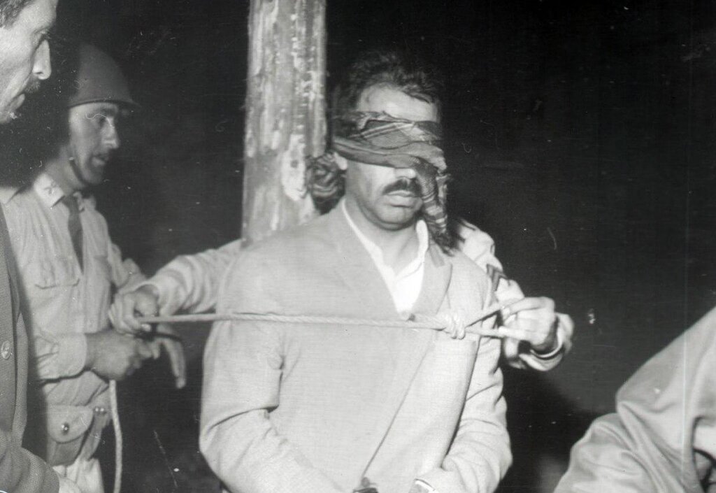 ۱۵ خرداد، تیغی بر پرده غفلت