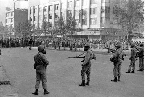 ۱۵ خرداد، تیغی بر پرده غفلت