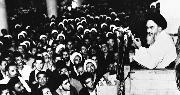 ۱۵ خرداد، تیغی بر پرده غفلت