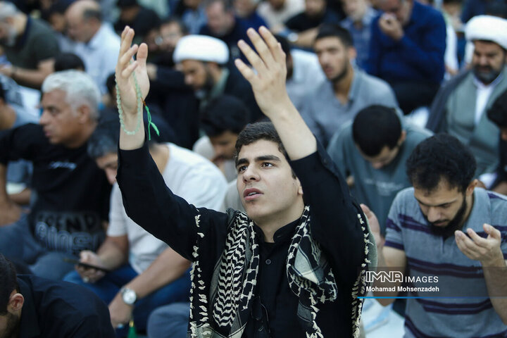 دعای عرفه در حرم حضرت معصومه(س)