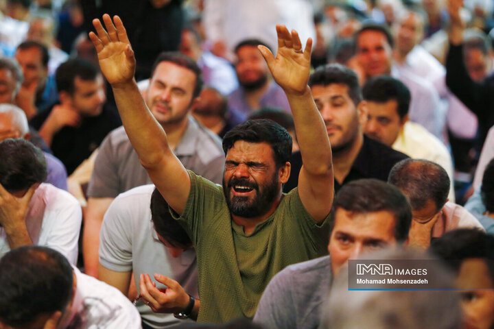 دعای عرفه در حرم حضرت معصومه(س)