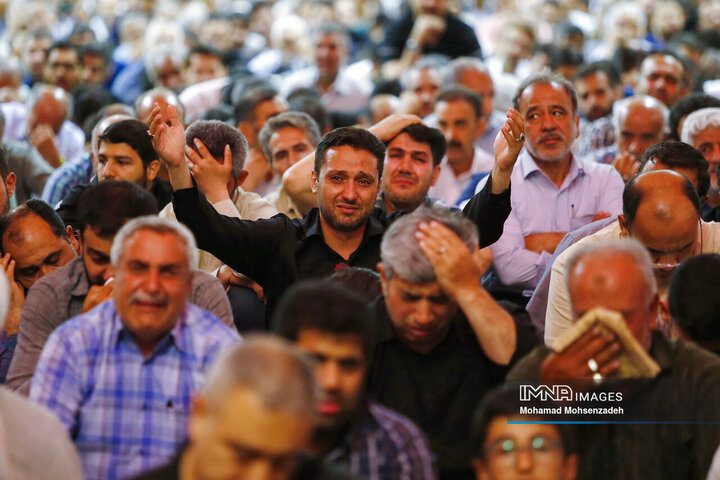 دعای عرفه در حرم حضرت معصومه(س)