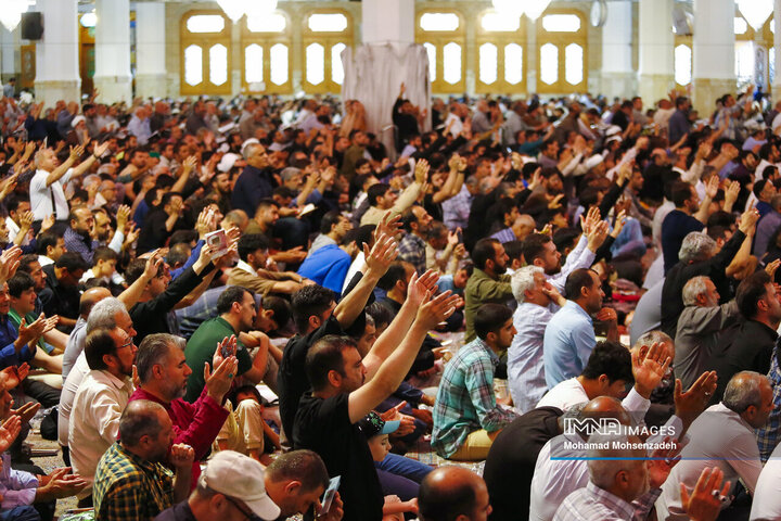 دعای عرفه در حرم حضرت معصومه(س)