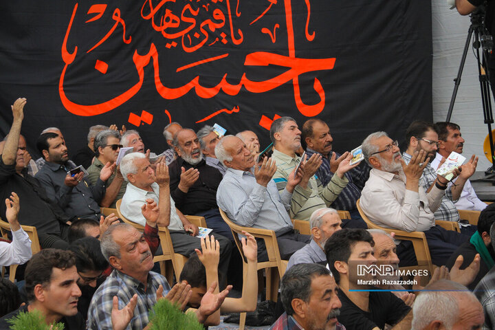 مراسم دعای پرفیض عرفه در آرامستان باغ رضوان اصفهان