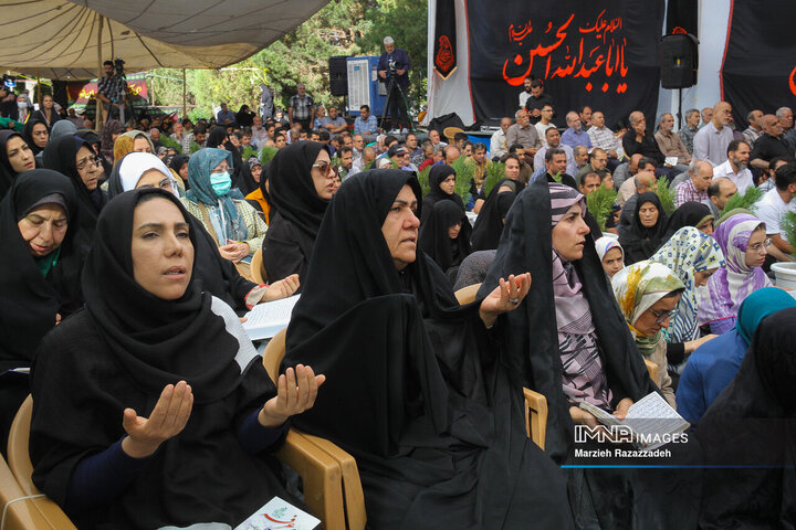 مراسم دعای پرفیض عرفه در آرامستان باغ رضوان اصفهان
