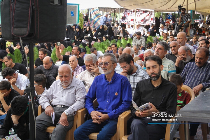 مراسم دعای پرفیض عرفه در آرامستان باغ رضوان اصفهان